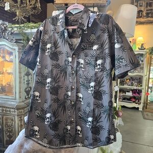 Coastal Men's Short-Sleeve Skull & Pineapple Button-Up Shirt - Gray